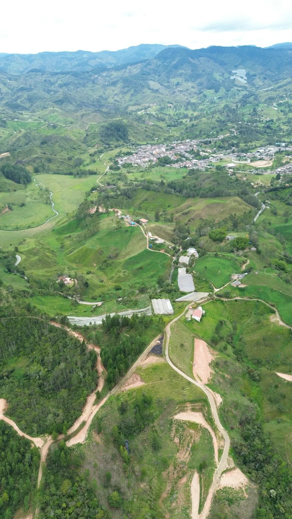 Panorámica real del proyecto y casco urbano